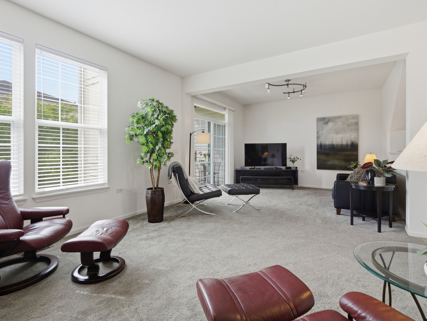 490 Dolton Lane, Carol Stream, IL 60188