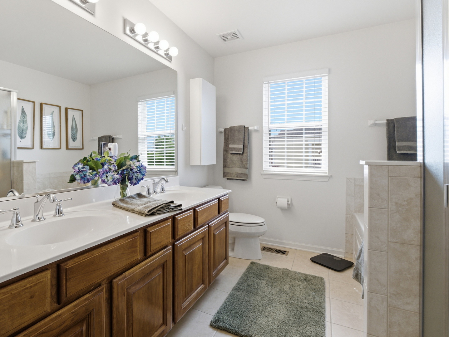 490 Dolton Lane, Carol Stream, IL 60188