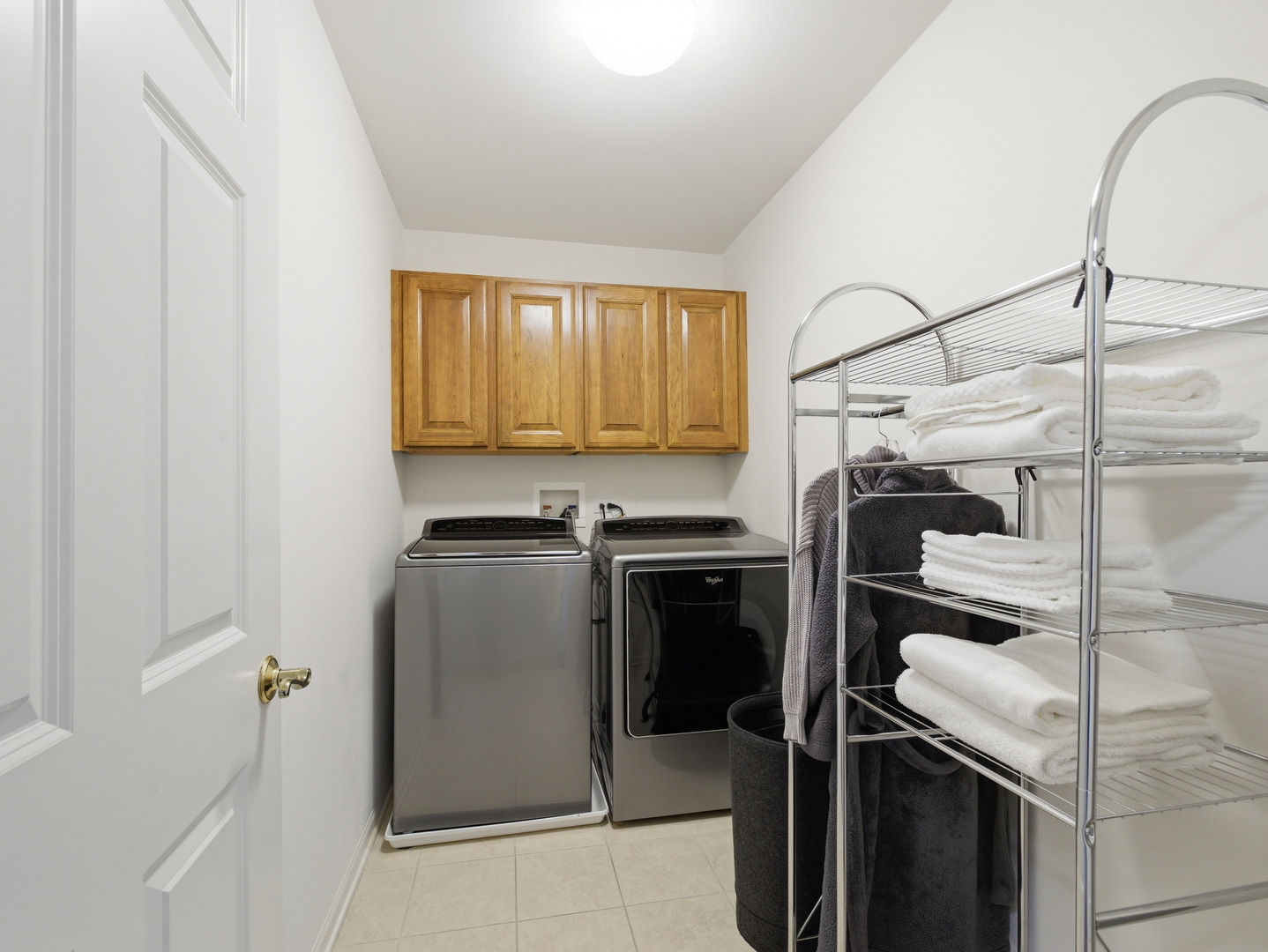 490 Dolton Lane, Carol Stream, IL 60188