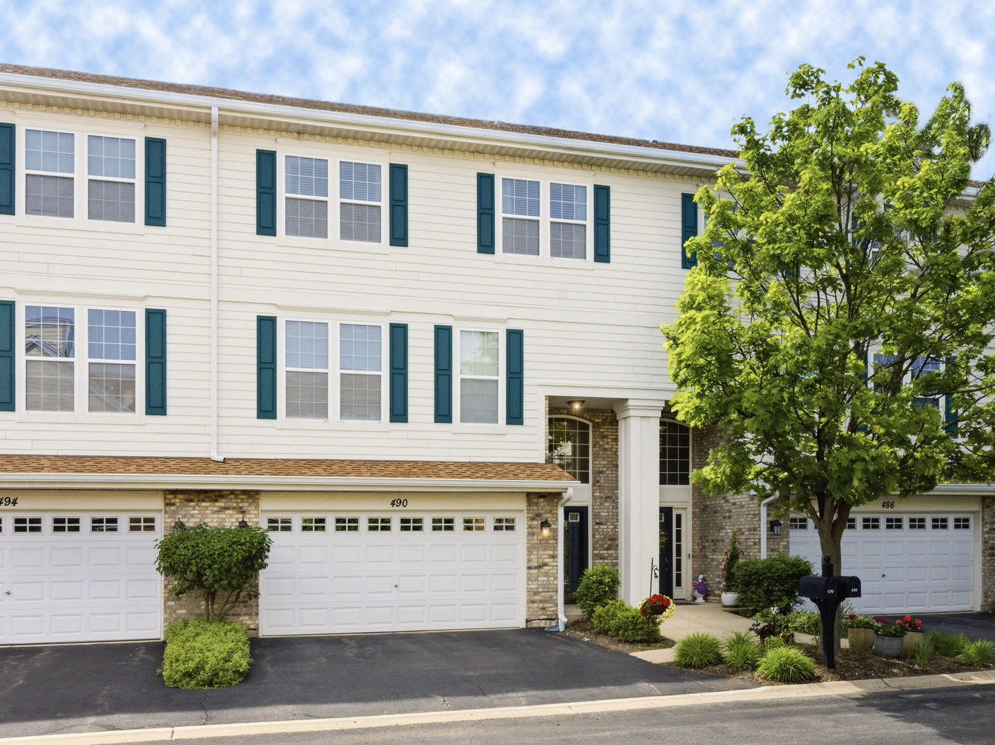 490 Dolton Lane, Carol Stream, IL 60188