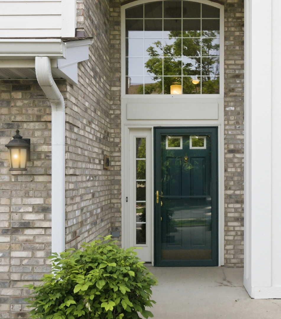 490 Dolton Lane, Carol Stream, IL 60188