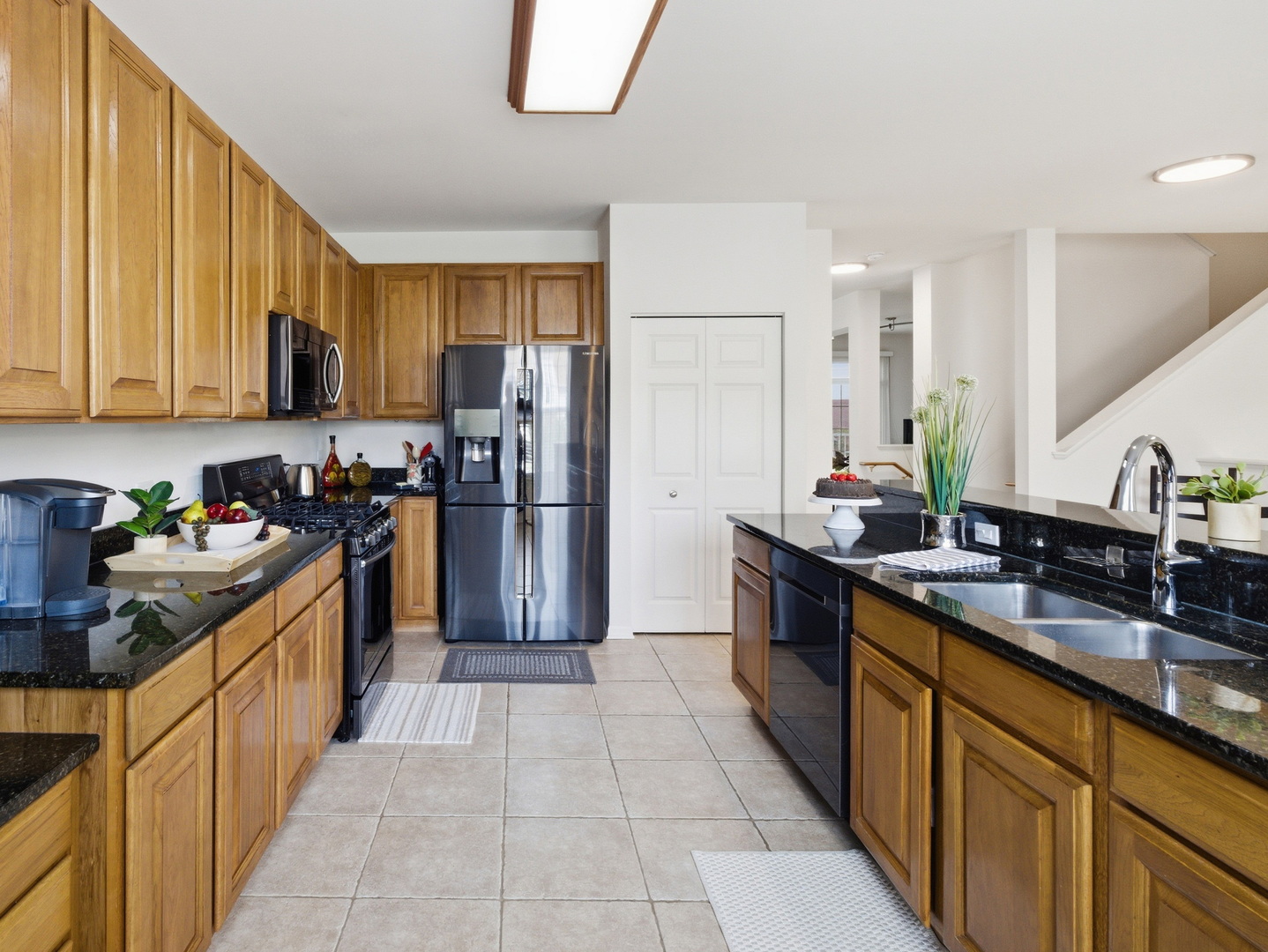 490 Dolton Lane, Carol Stream, IL 60188