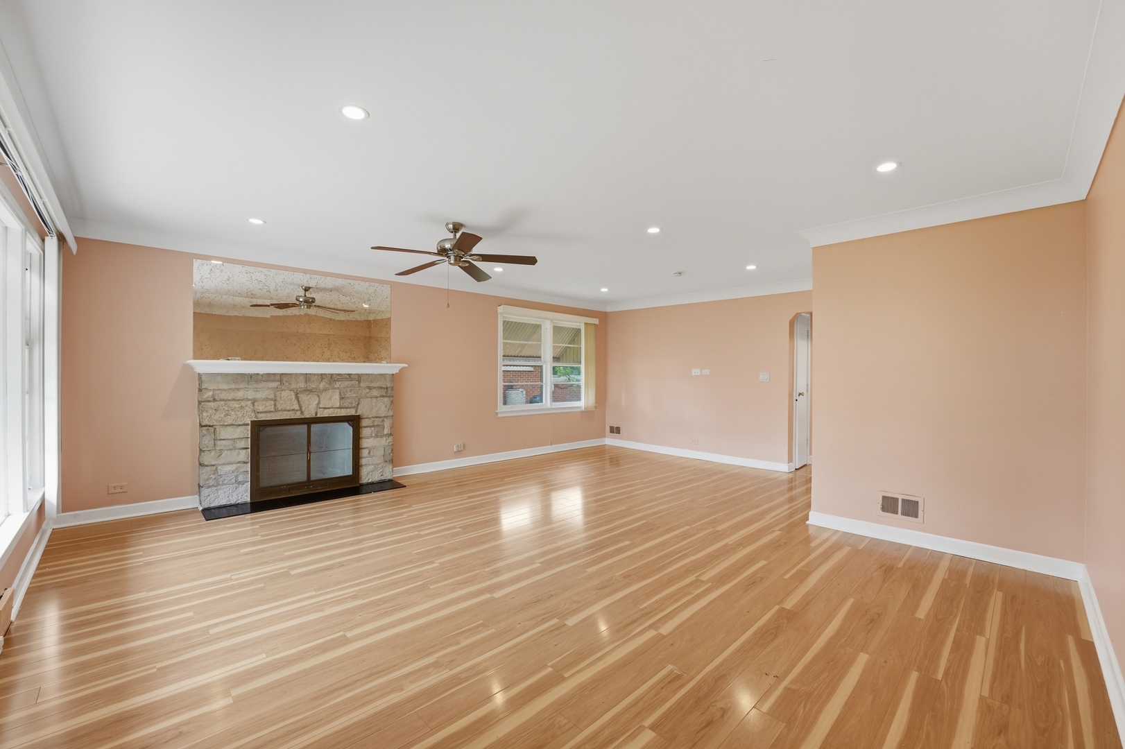 306 W Lonnquist Boulevard, Mount Prospect, IL 60056