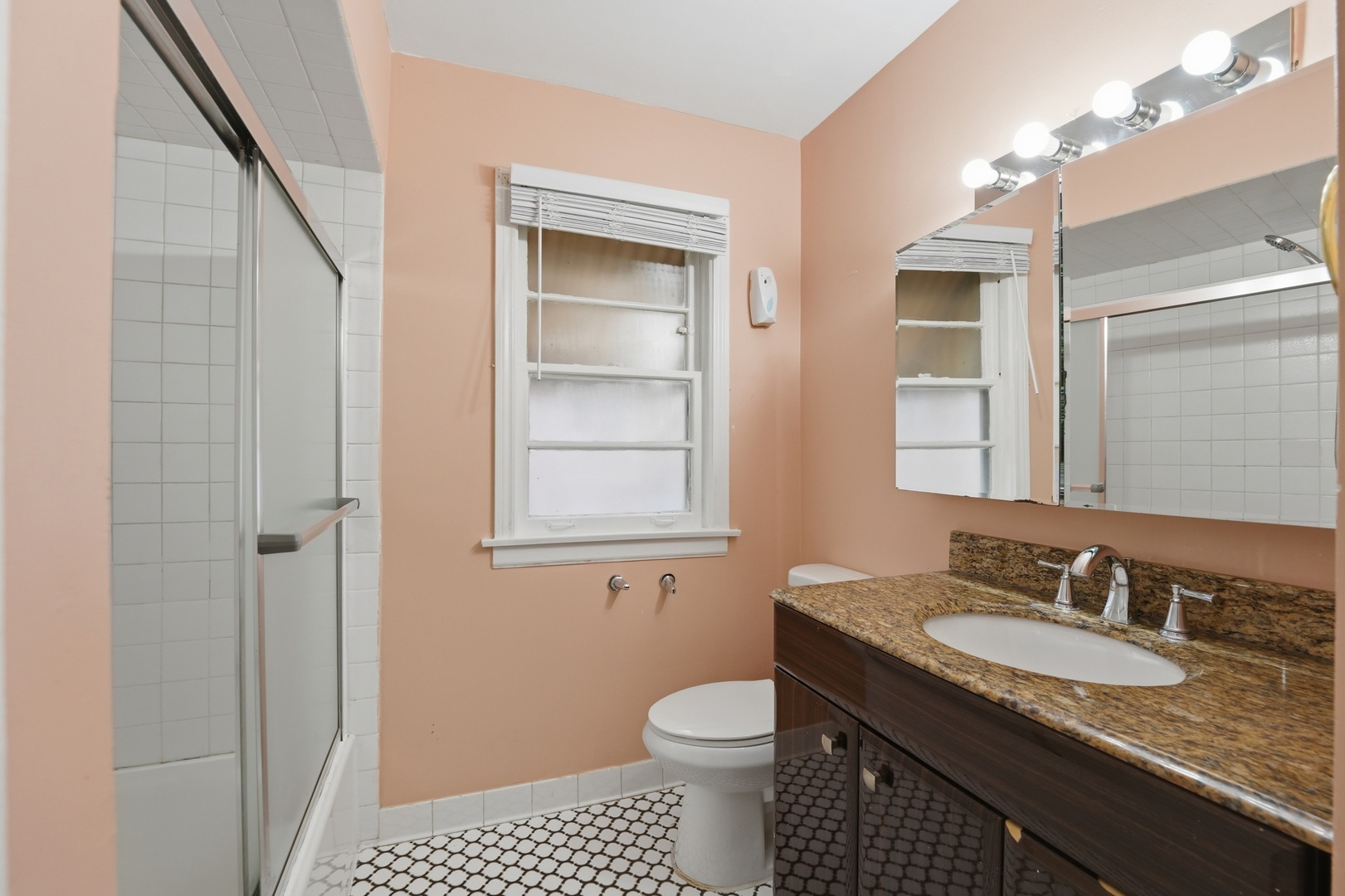 306 W Lonnquist Boulevard, Mount Prospect, IL 60056