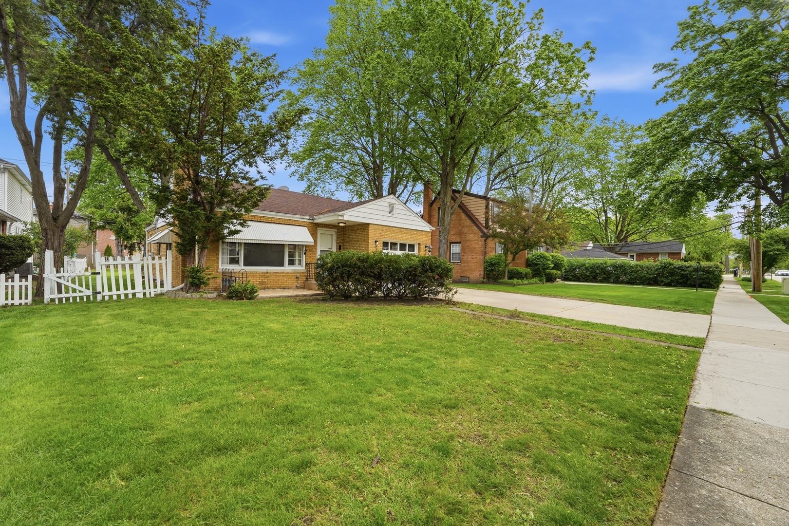 306 W Lonnquist Boulevard, Mount Prospect, IL 60056