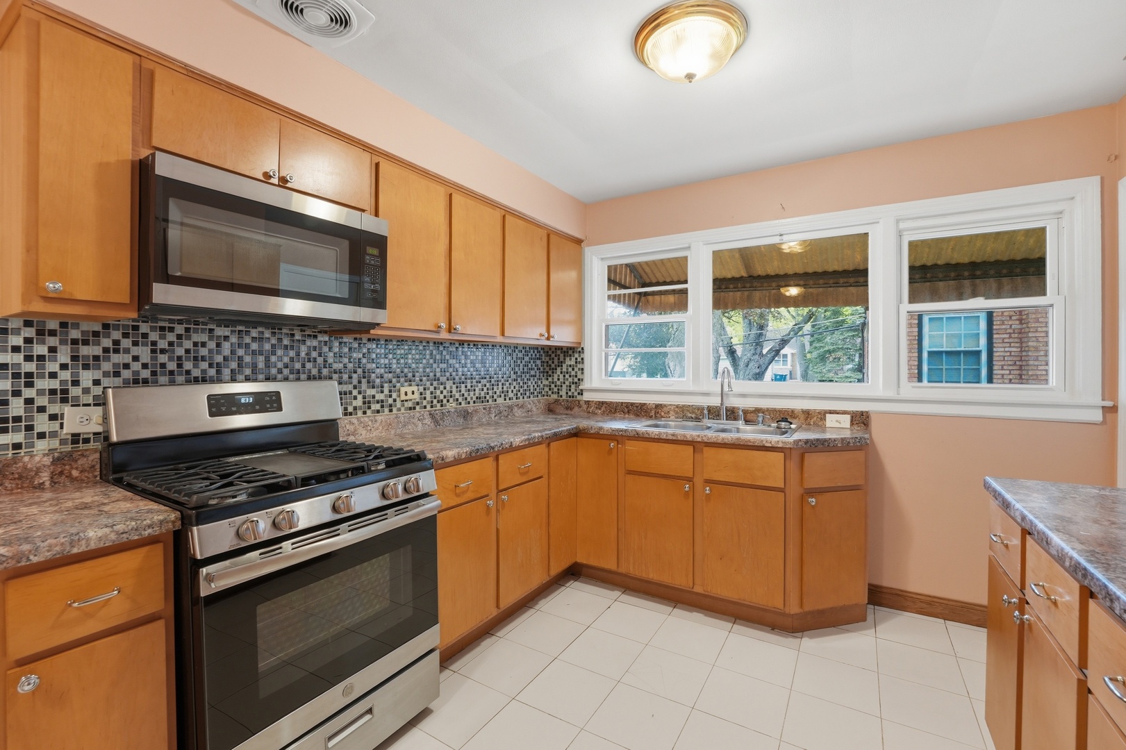 306 W Lonnquist Boulevard, Mount Prospect, IL 60056