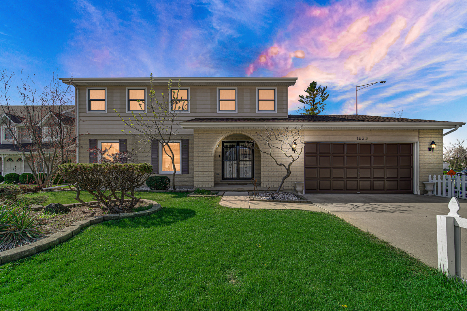 1623 W Bray Court, Arlington Heights, IL 60005