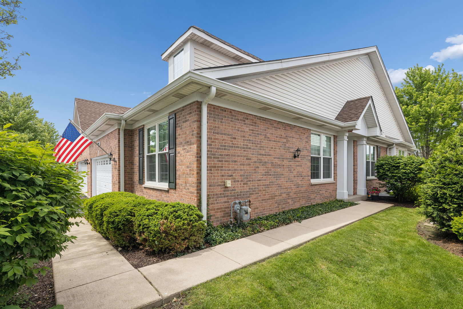 2893 Bond Circle #2893, Naperville, IL 60563