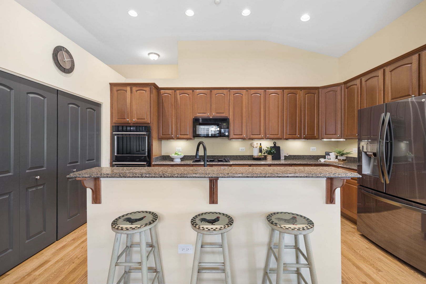 2893 Bond Circle #2893, Naperville, IL 60563