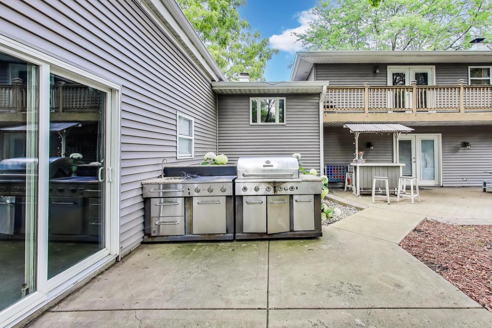 32362 N PINE Avenue, Grayslake, IL 60030
