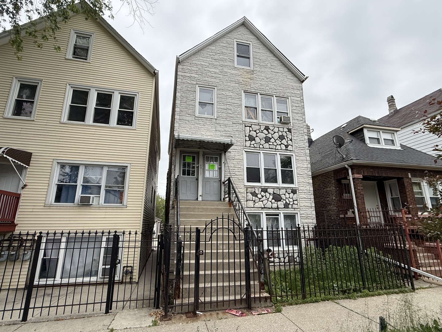 4815 S WINCHESTER Avenue, Chicago, IL 60609