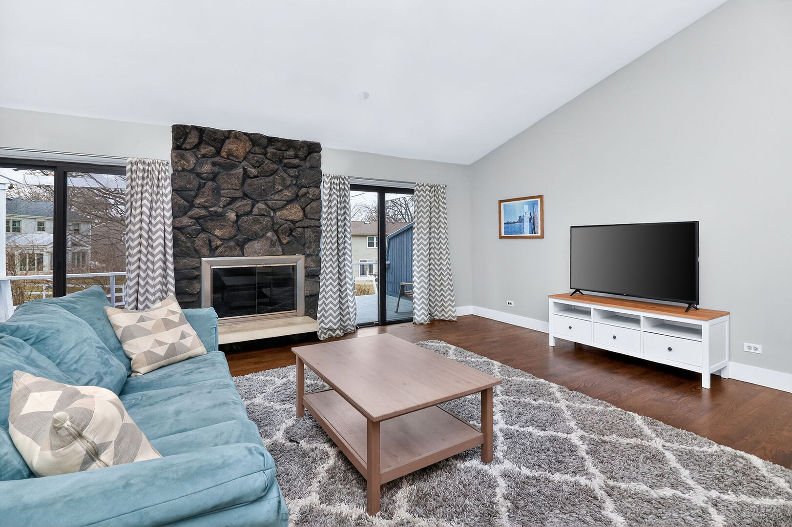 1919 Coach Drive, Naperville, IL 60565