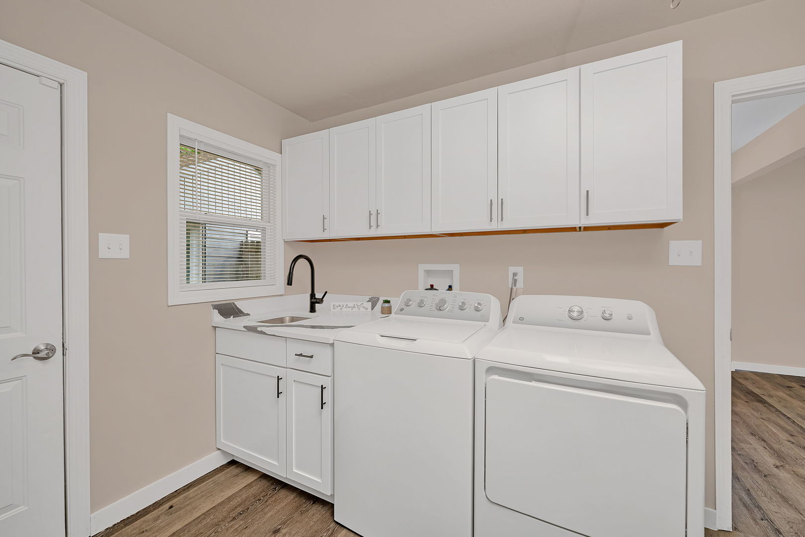 11660 S Harry J Rogowski Drive, Merrionette Park, IL 60803