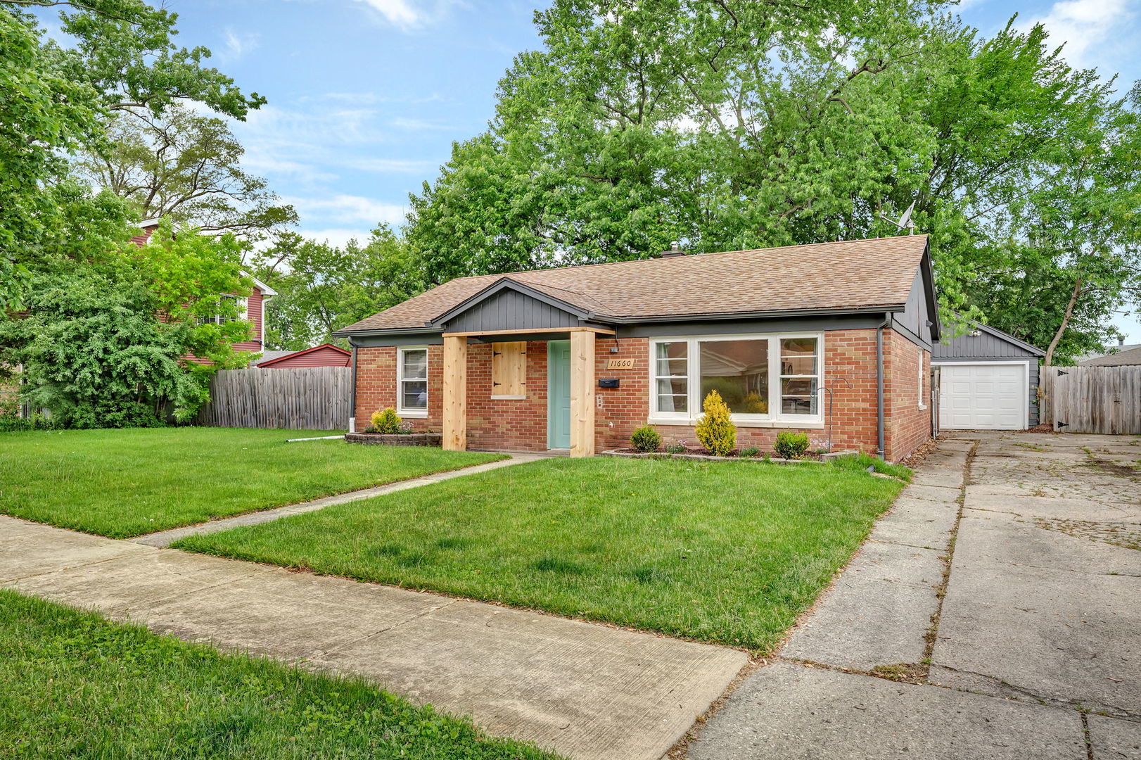 11660 S Harry J Rogowski Drive, Merrionette Park, IL 60803