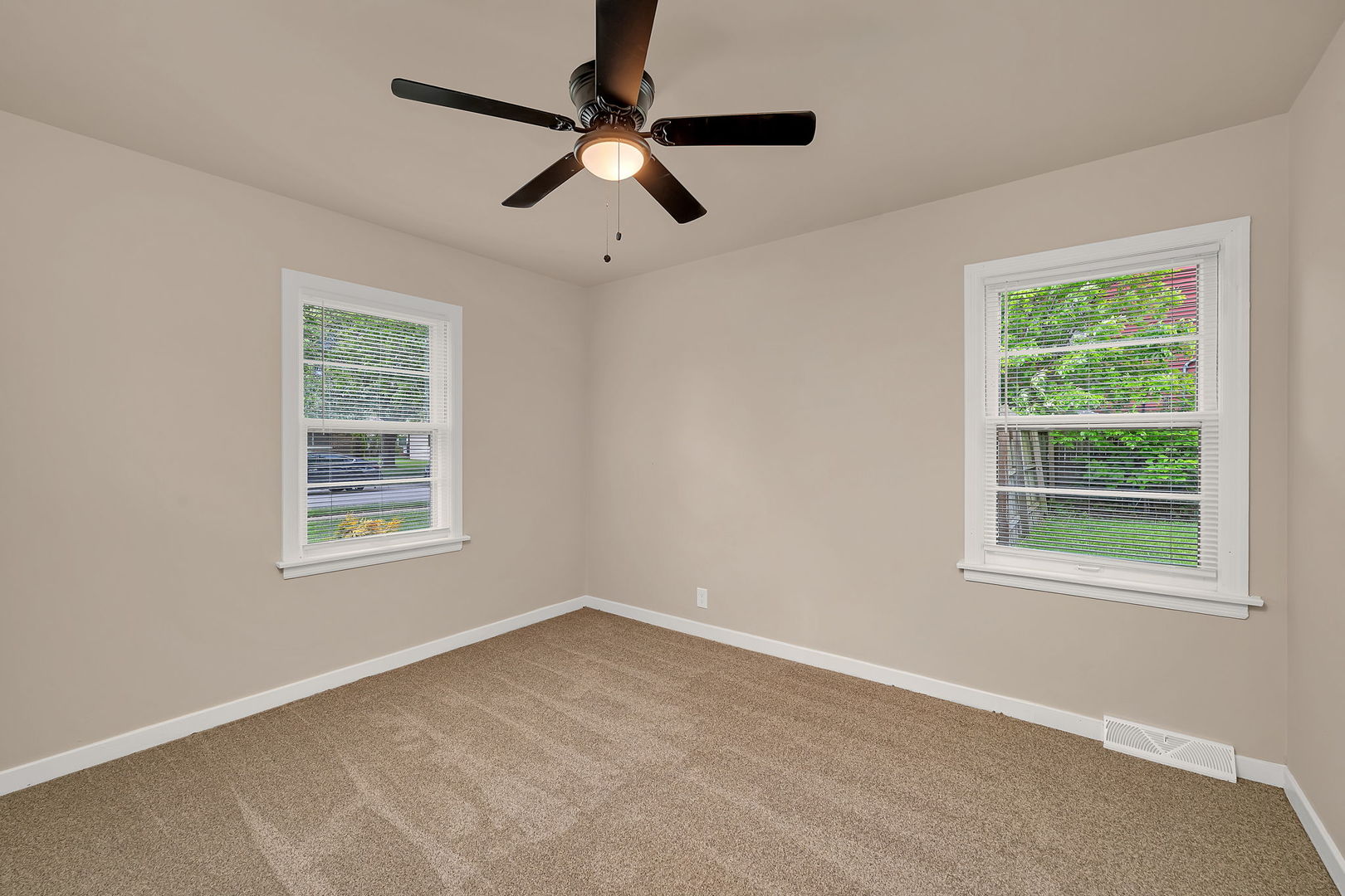 11660 S Harry J Rogowski Drive, Merrionette Park, IL 60803