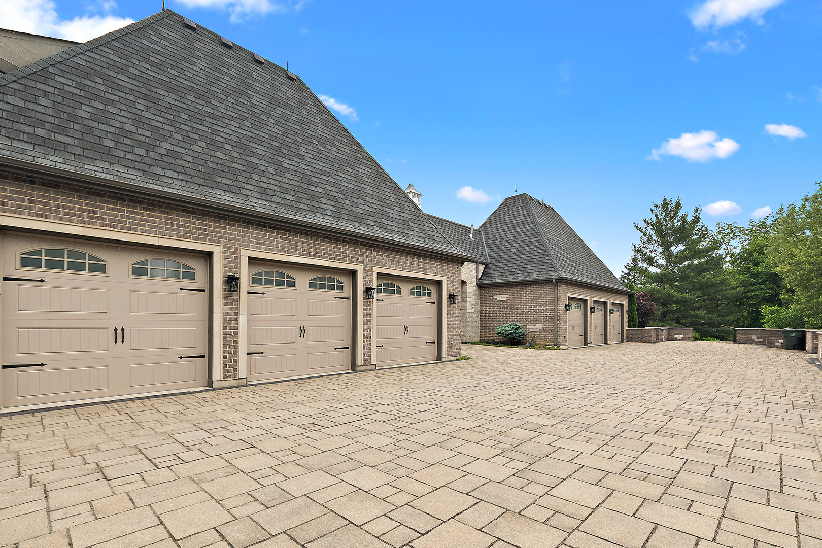 15w181 87th Street, Burr Ridge, IL 60527