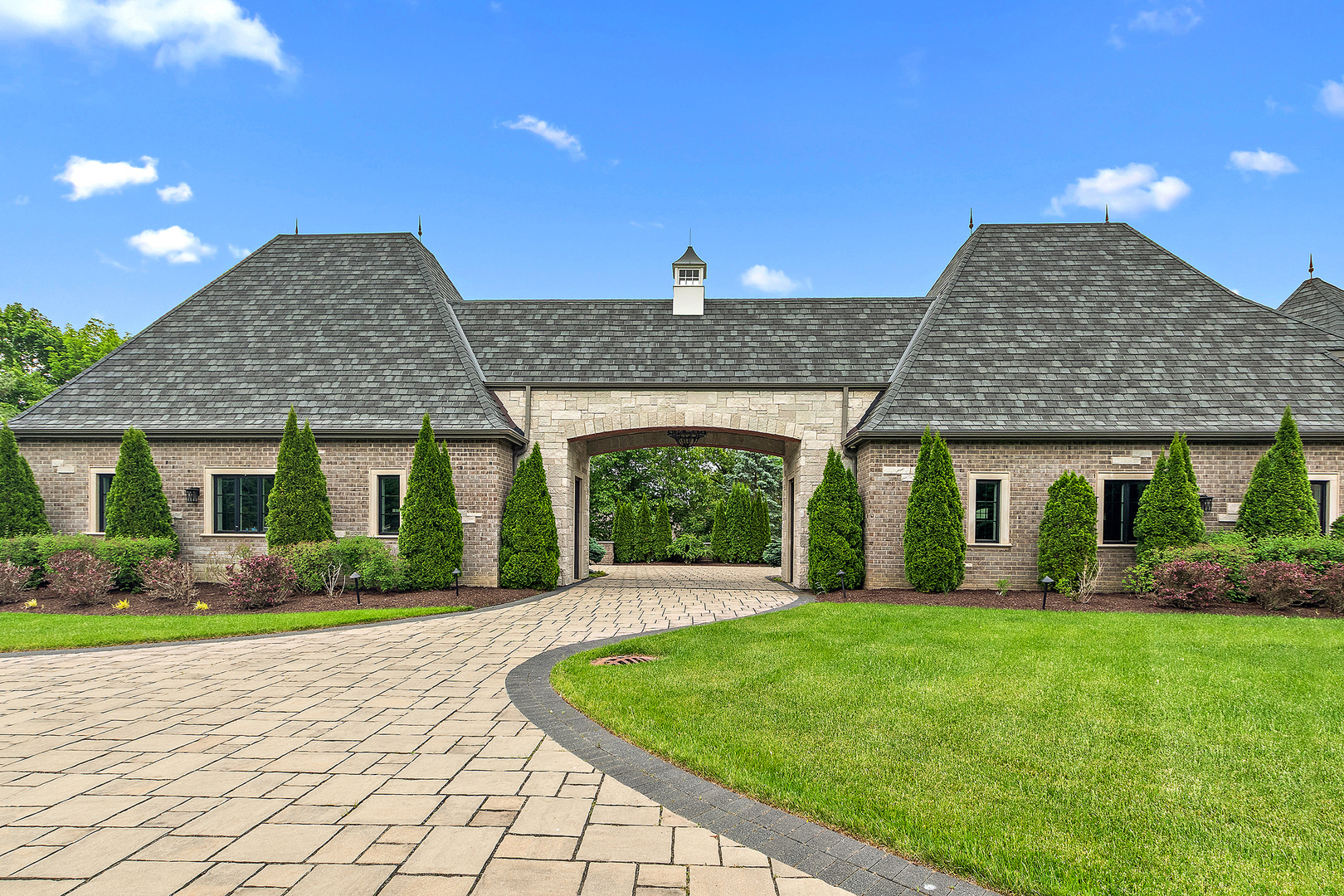 15w181 87th Street, Burr Ridge, IL 60527
