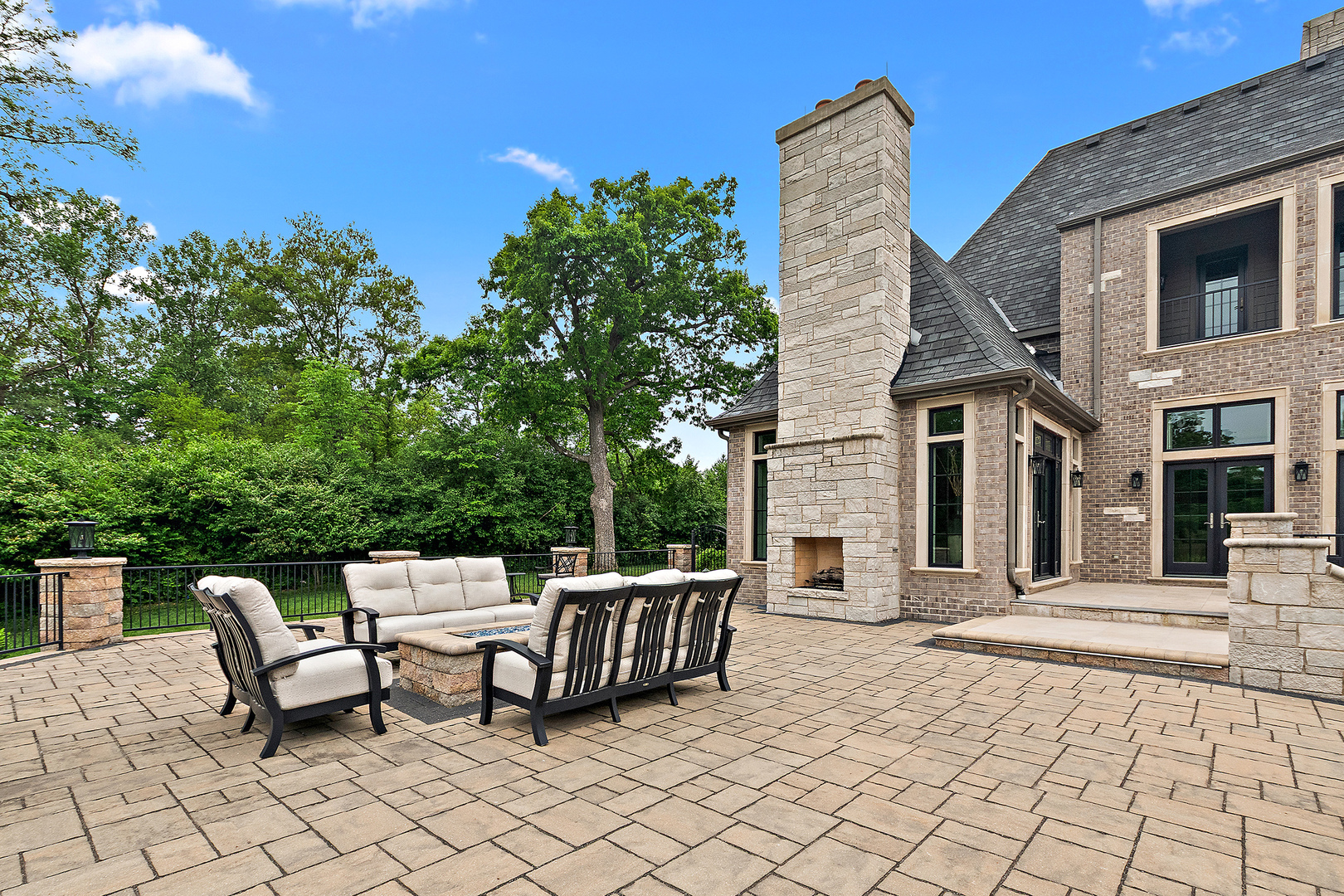 15w181 87th Street, Burr Ridge, IL 60527