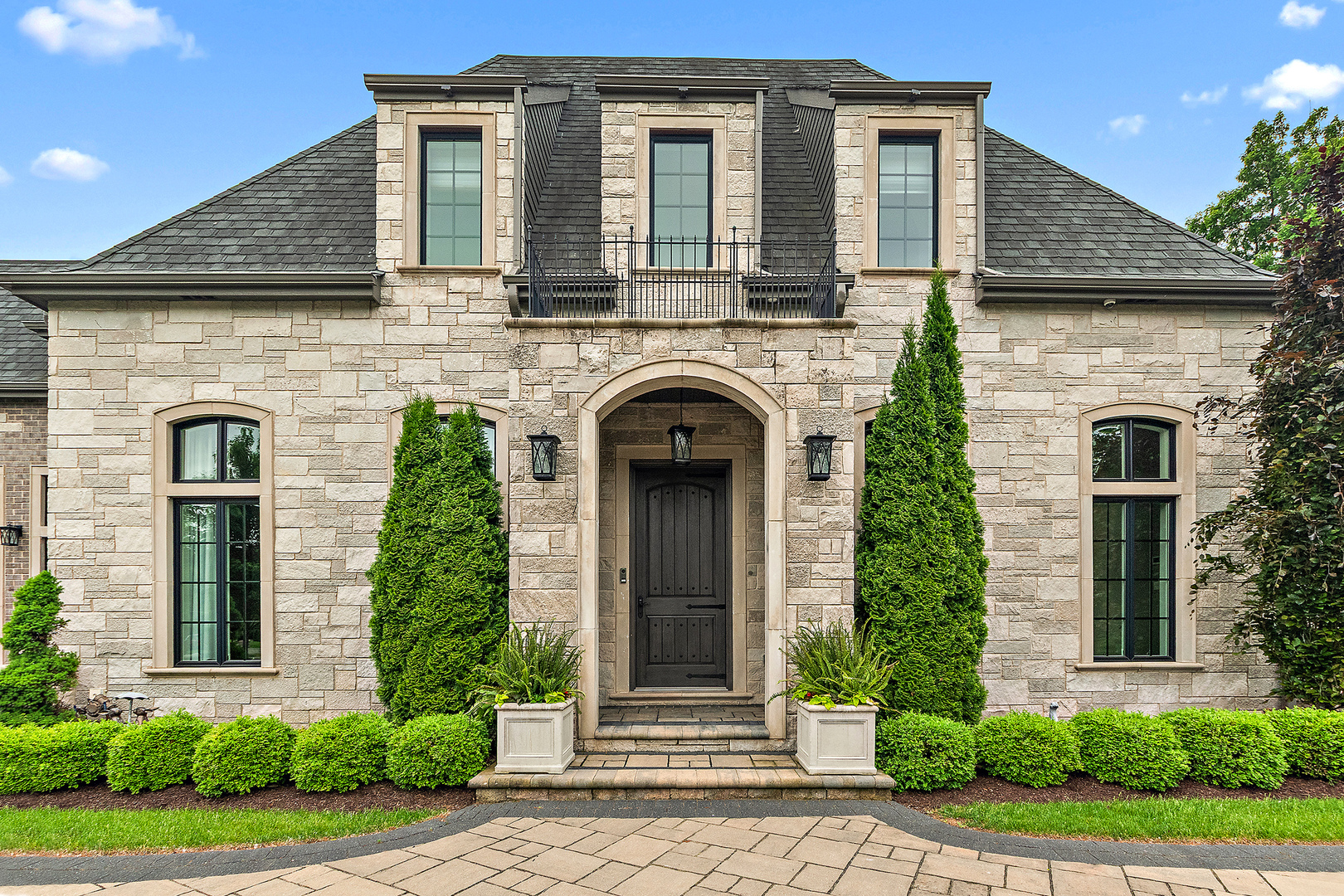 15w181 87th Street, Burr Ridge, IL 60527