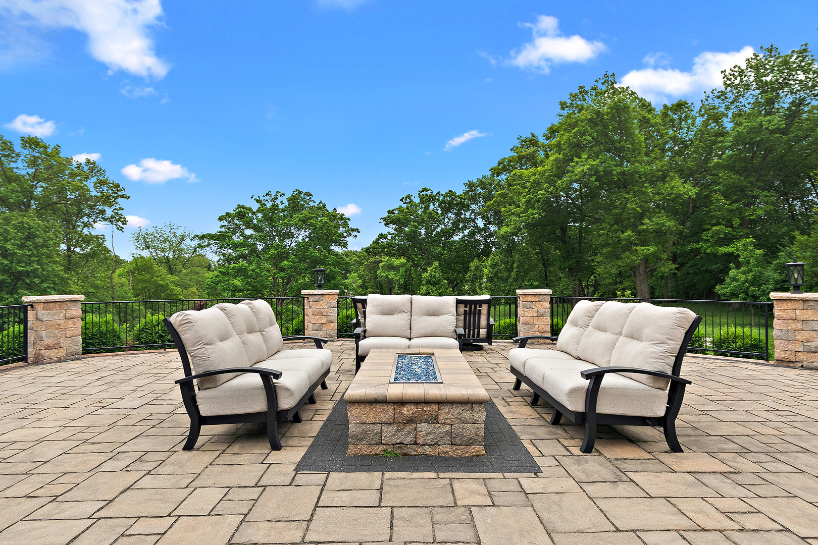 15w181 87th Street, Burr Ridge, IL 60527