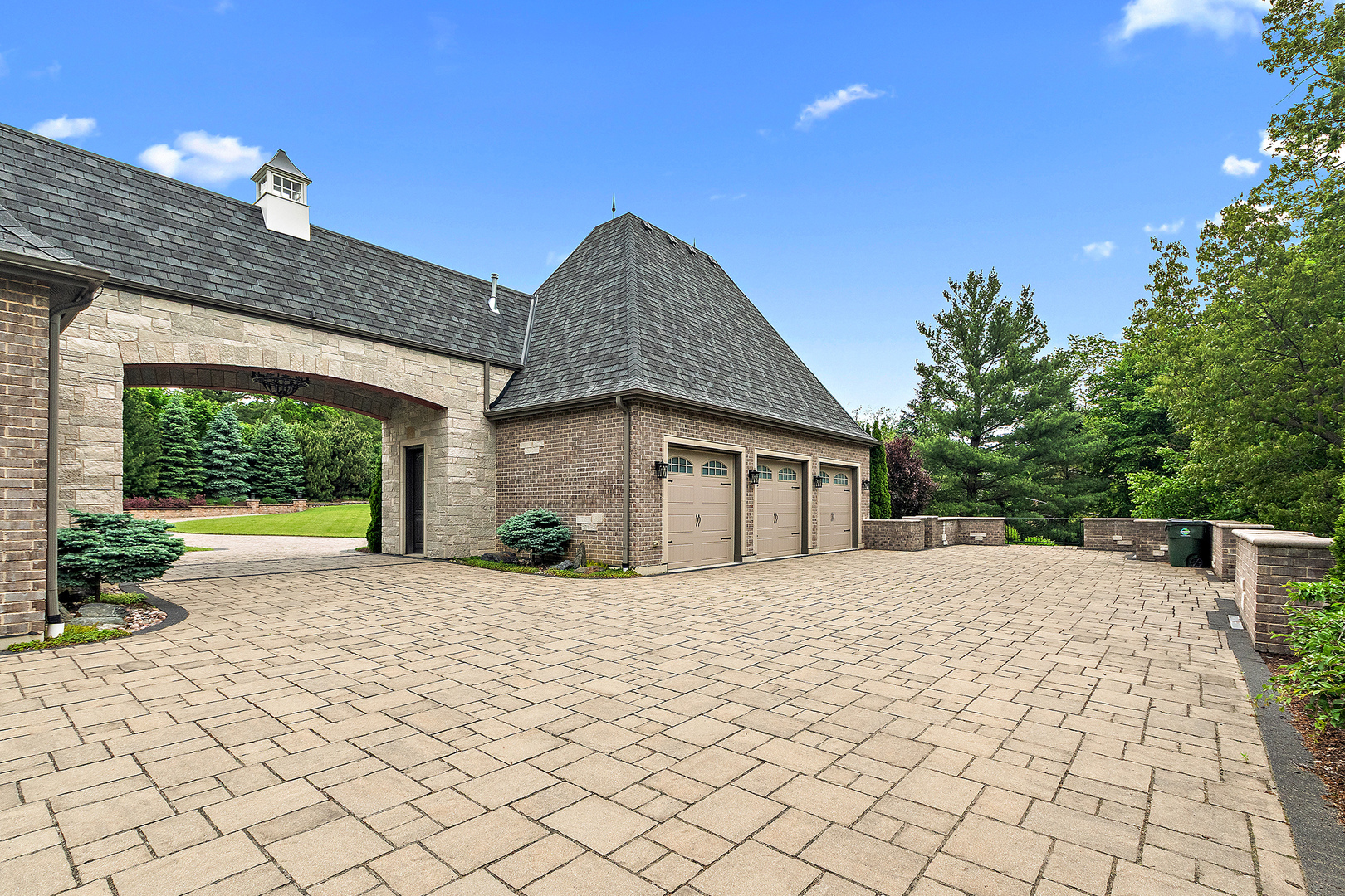15w181 87th Street, Burr Ridge, IL 60527