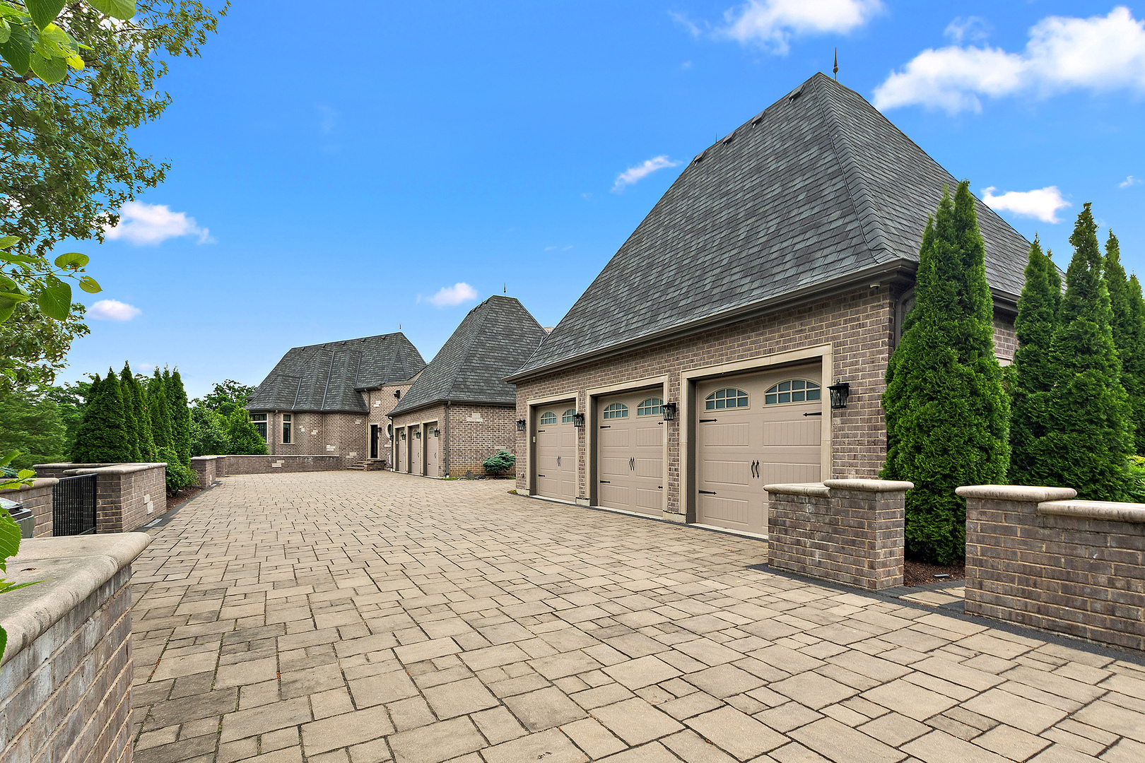 15w181 87th Street, Burr Ridge, IL 60527