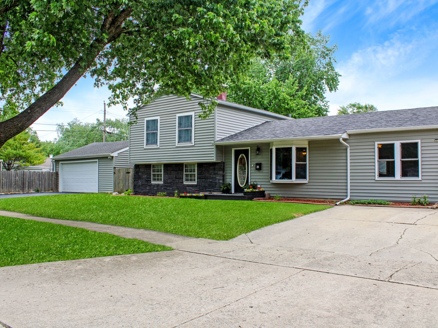 200 Inwood Drive, Joliet, IL 60435