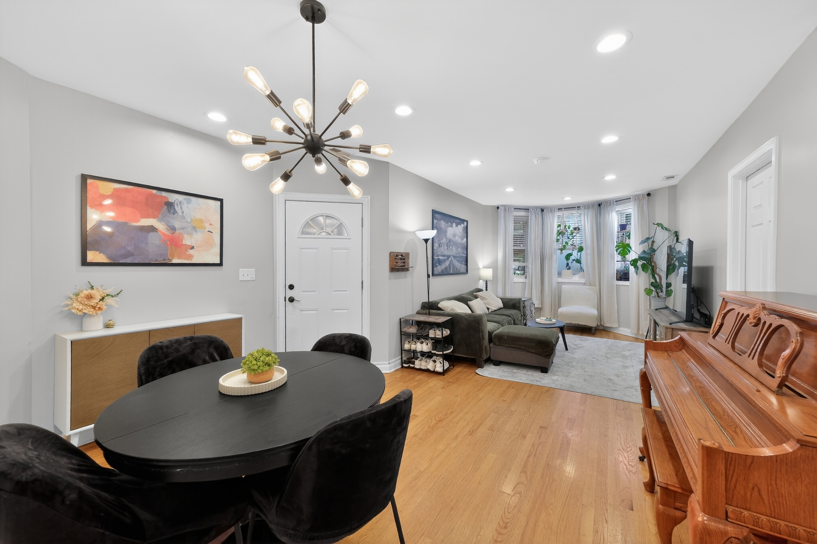 4327 N Damen Avenue #G, Chicago, IL 60618