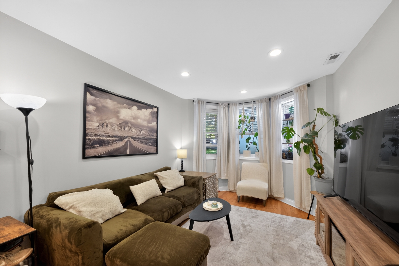 4327 N Damen Avenue #G, Chicago, IL 60618