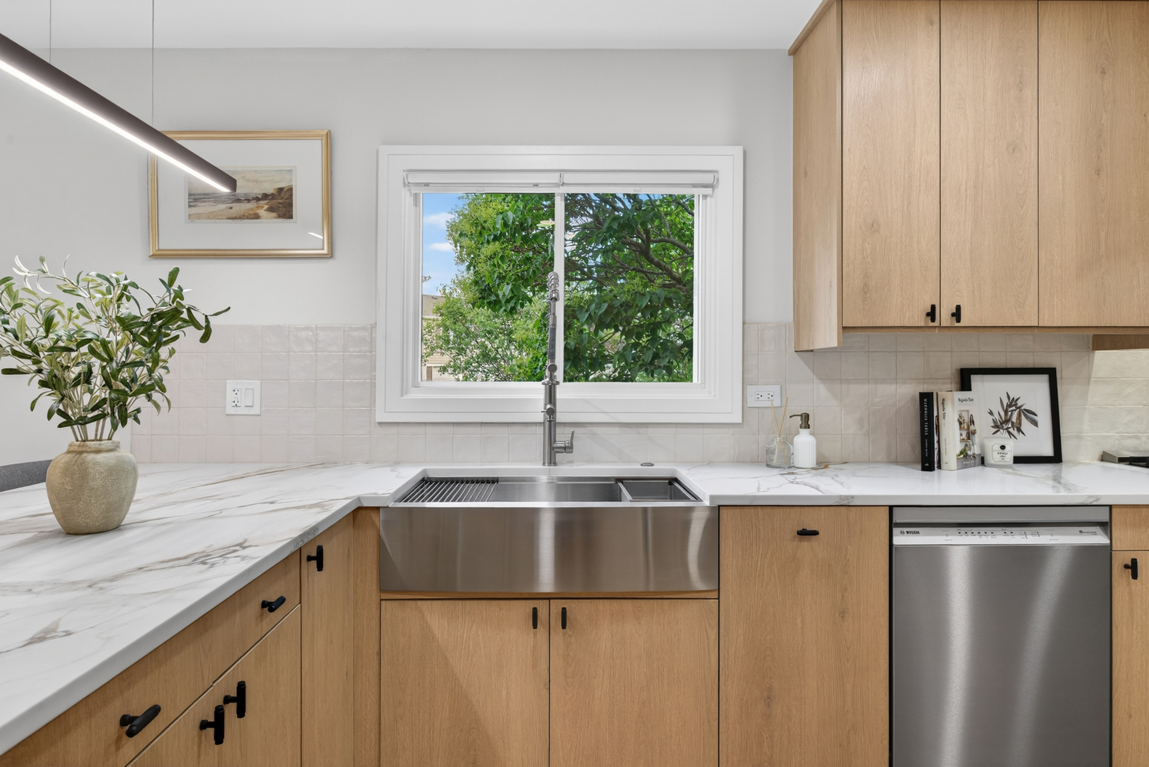 1134 Jamestown Court, Schaumburg, IL 60193
