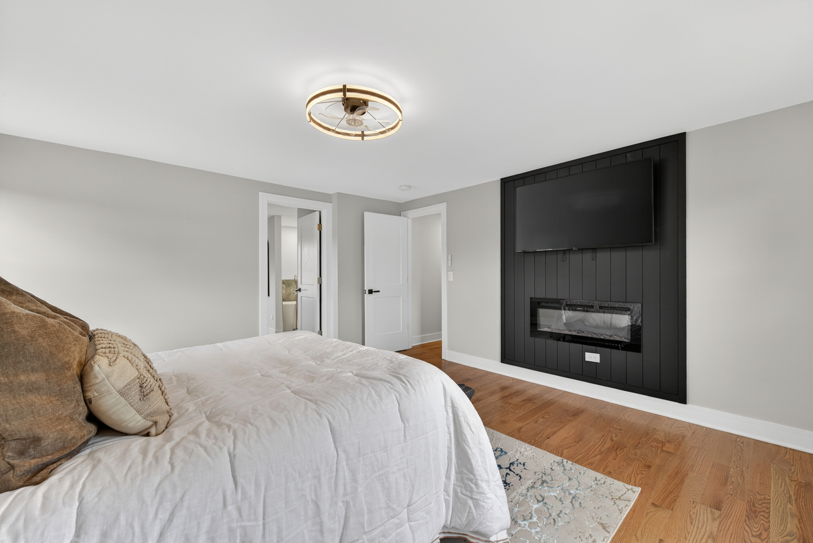 1134 Jamestown Court, Schaumburg, IL 60193