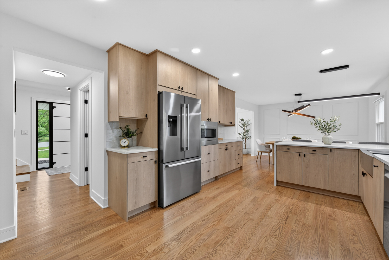1134 Jamestown Court, Schaumburg, IL 60193