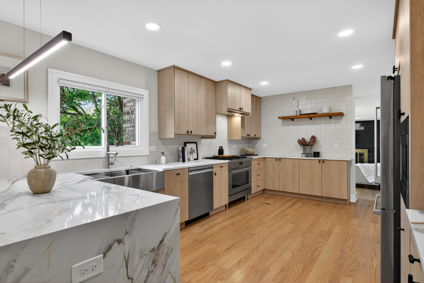 1134 Jamestown Court, Schaumburg, IL 60193