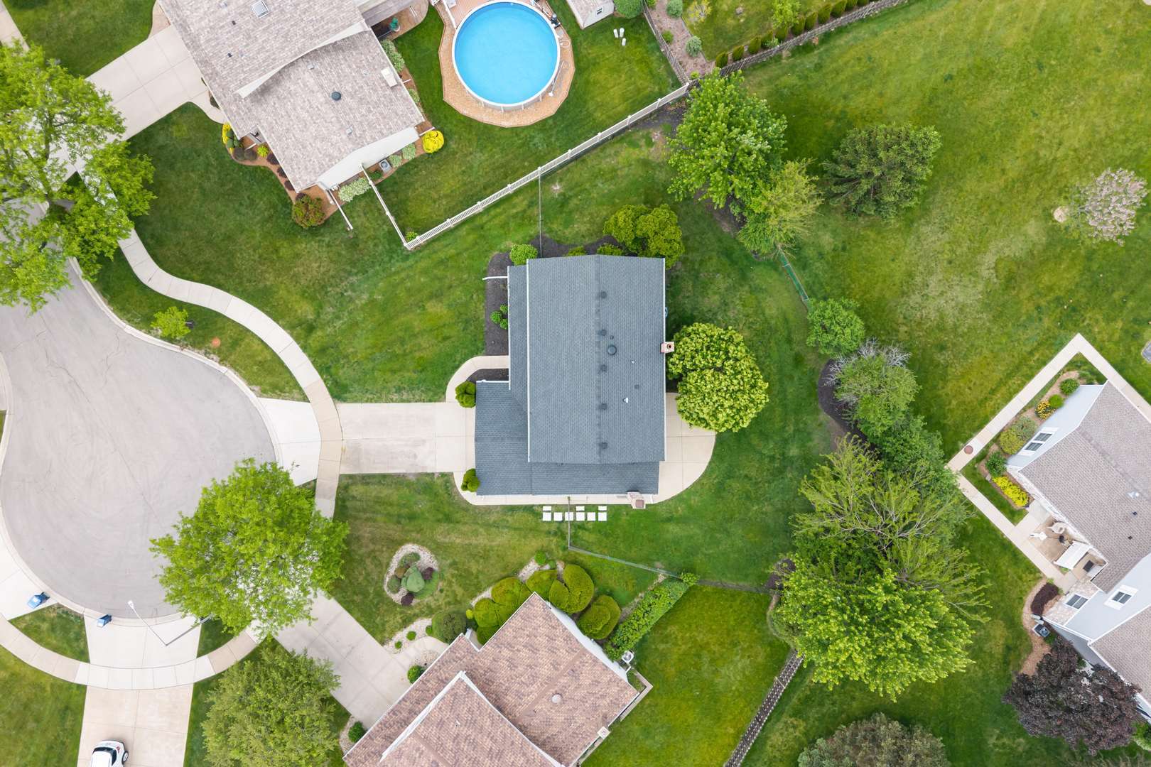 1134 Jamestown Court, Schaumburg, IL 60193