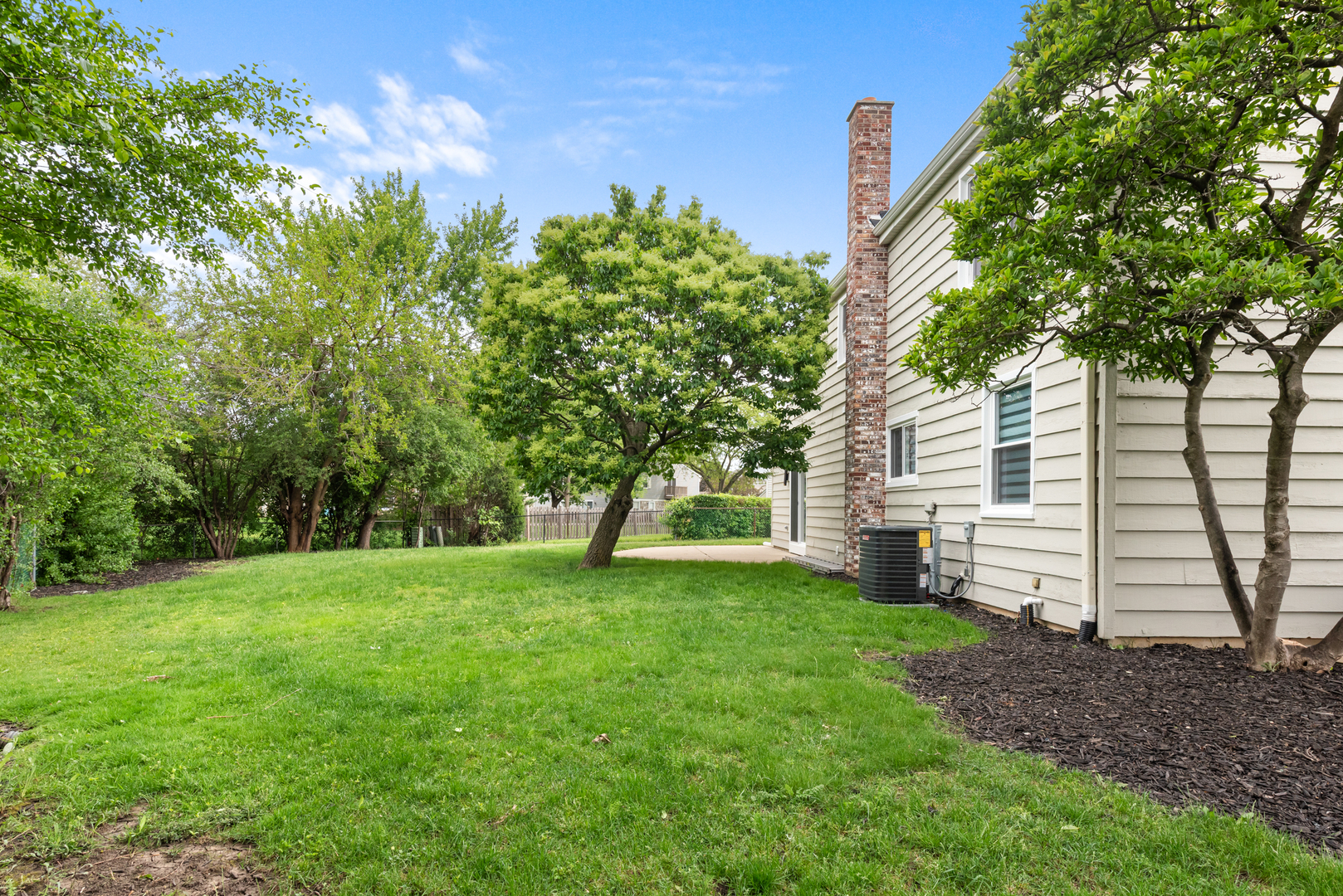 1134 Jamestown Court, Schaumburg, IL 60193
