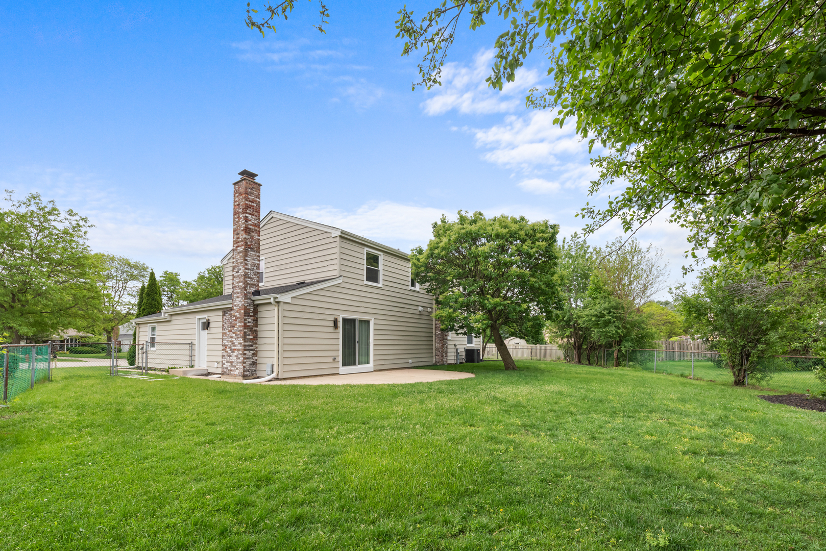 1134 Jamestown Court, Schaumburg, IL 60193