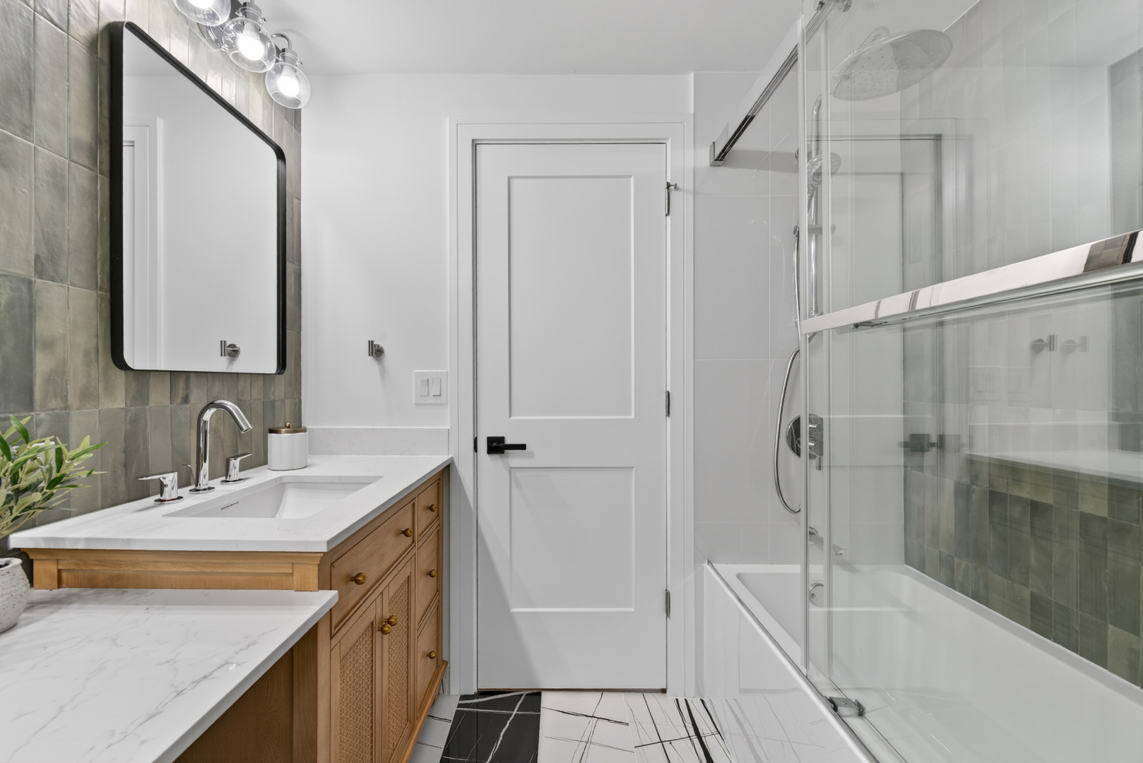 1134 Jamestown Court, Schaumburg, IL 60193