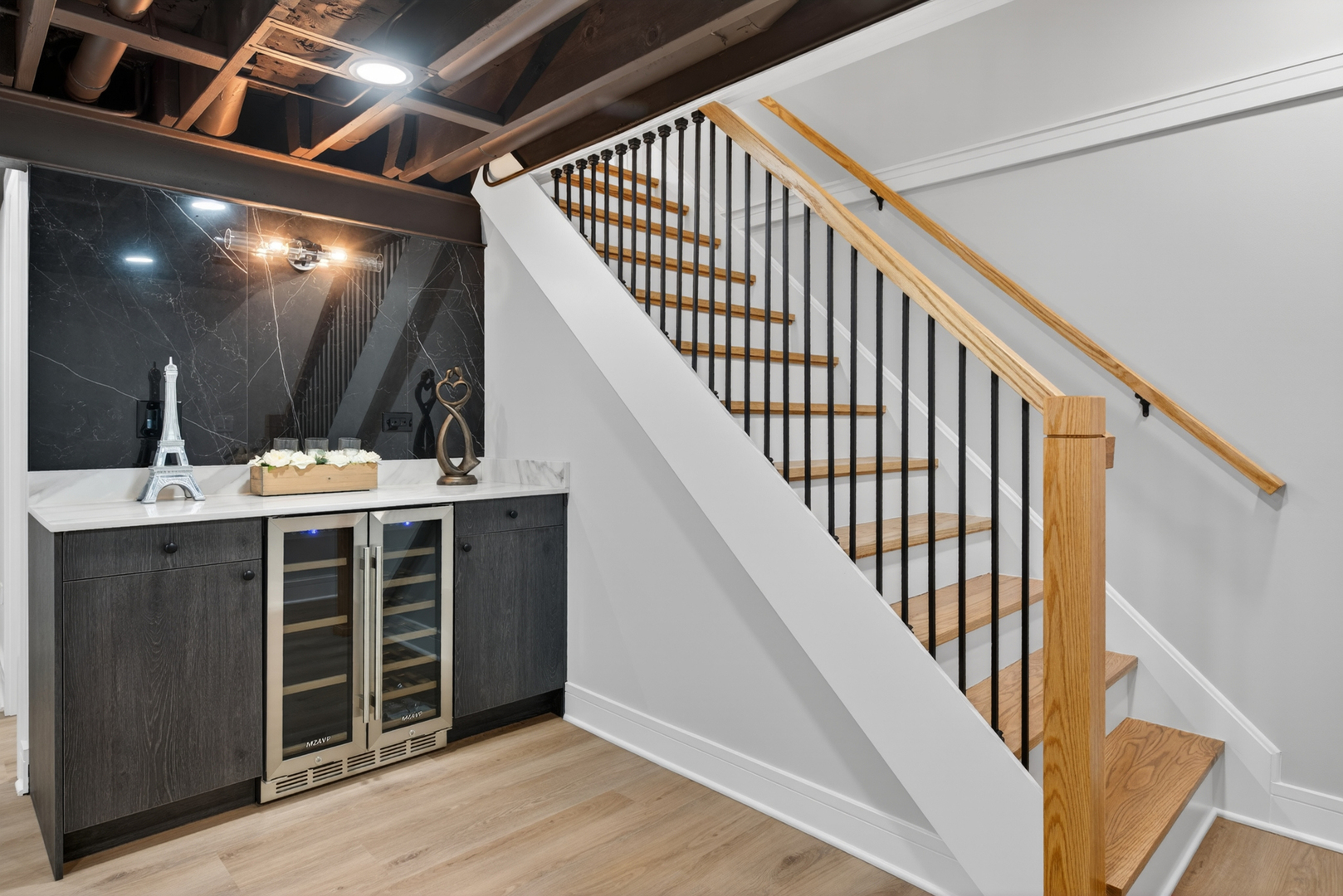 1134 Jamestown Court, Schaumburg, IL 60193