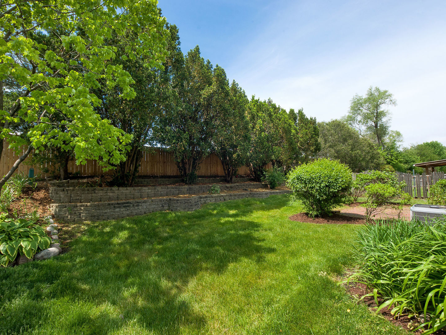 748 Berwick Place, Roselle, IL 60172