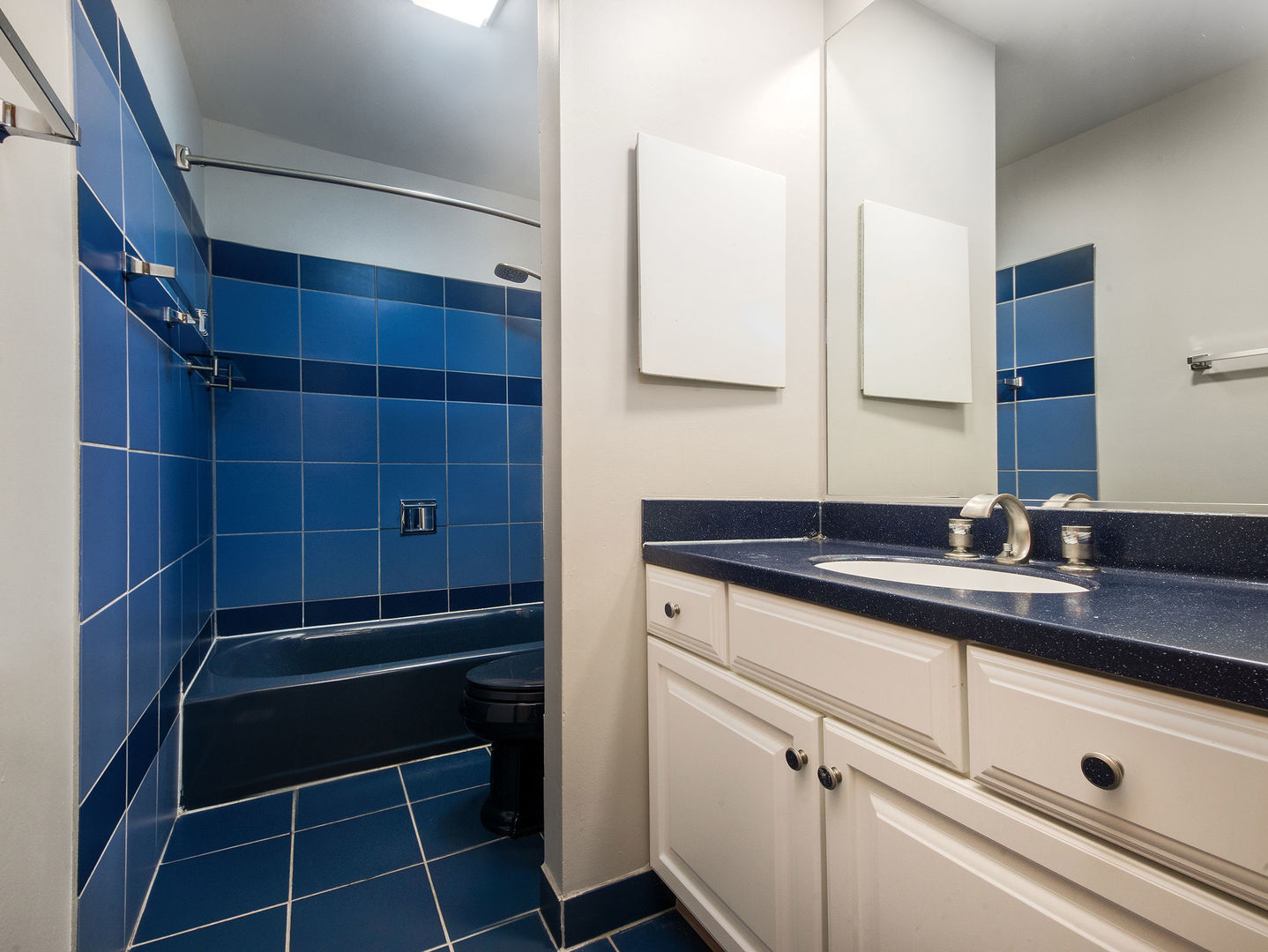748 Berwick Place, Roselle, IL 60172