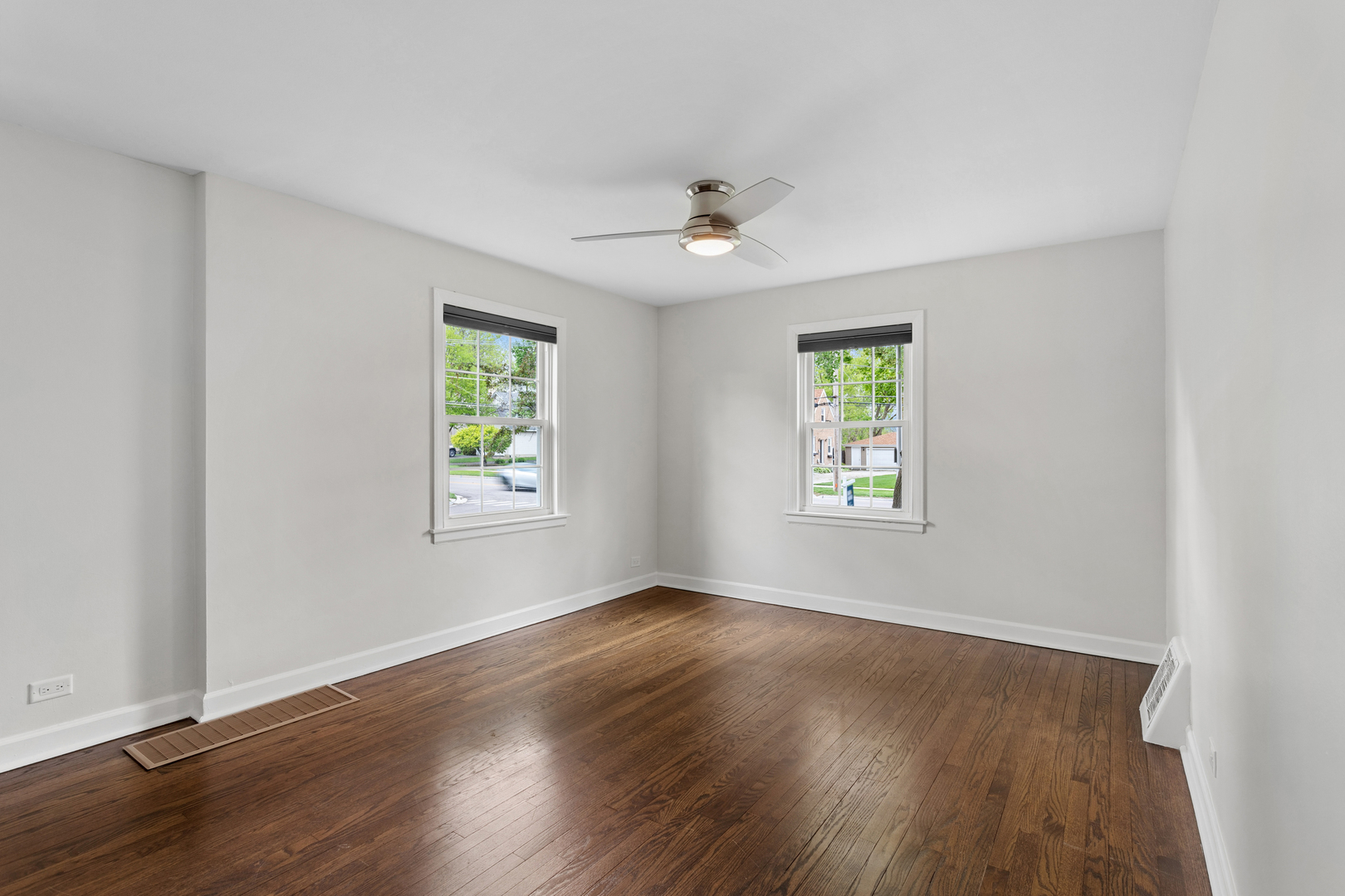 1118 Manchester Road, Wheaton, IL 60187