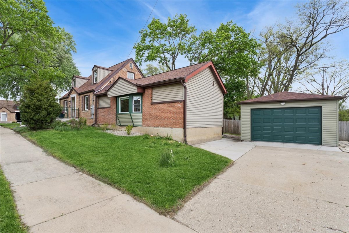 1118 Manchester Road, Wheaton, IL 60187