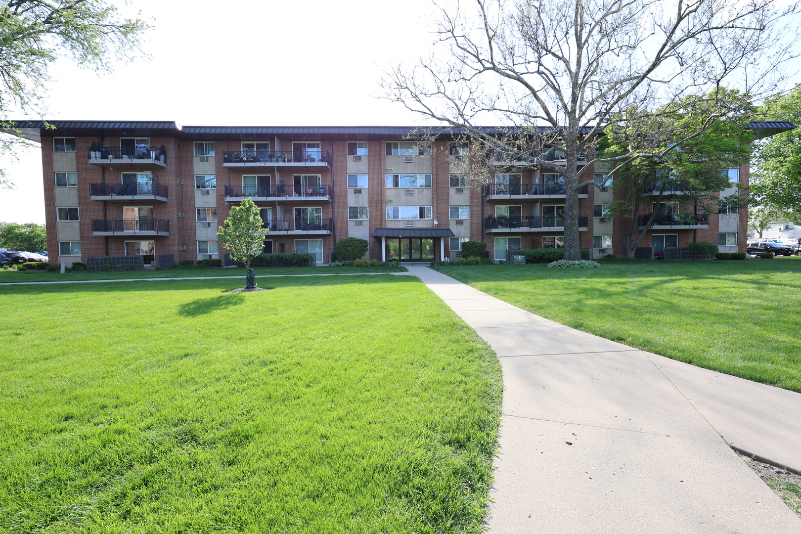 2230 S Goebbert Road #139, Arlington Heights, IL 60005