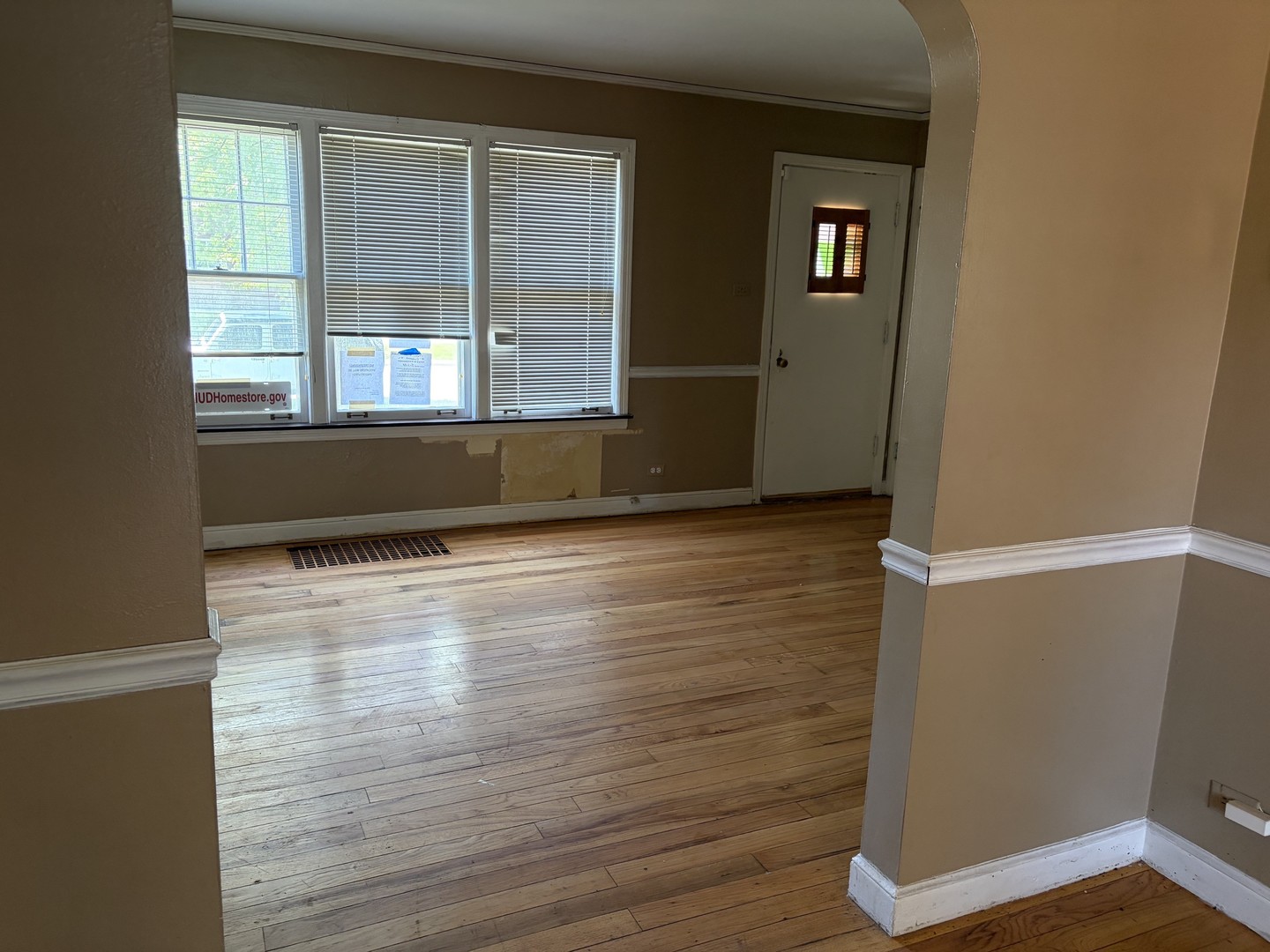 14221 S Wentworth Avenue, Riverdale, IL 60827