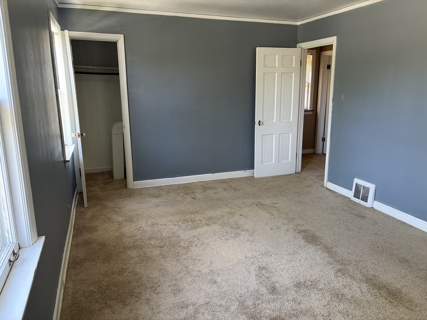14221 S Wentworth Avenue, Riverdale, IL 60827
