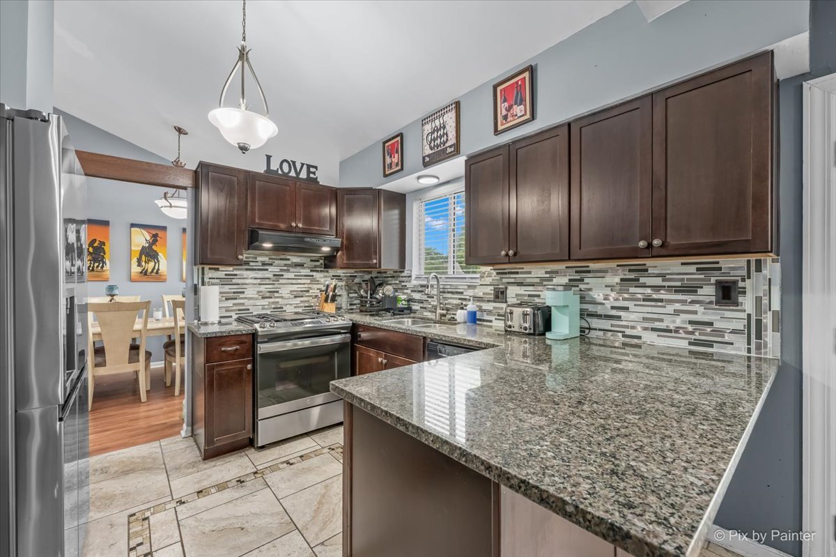 1314 Aspen Court, Elgin, IL 60120