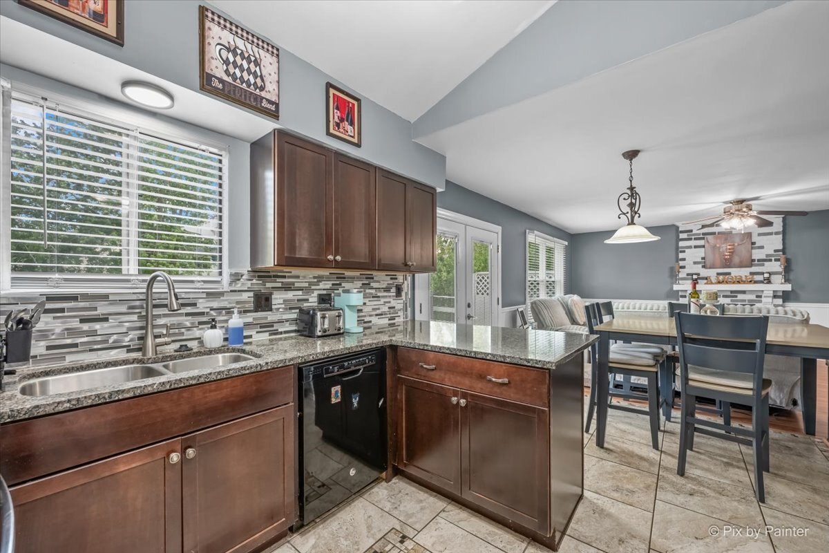 1314 Aspen Court, Elgin, IL 60120