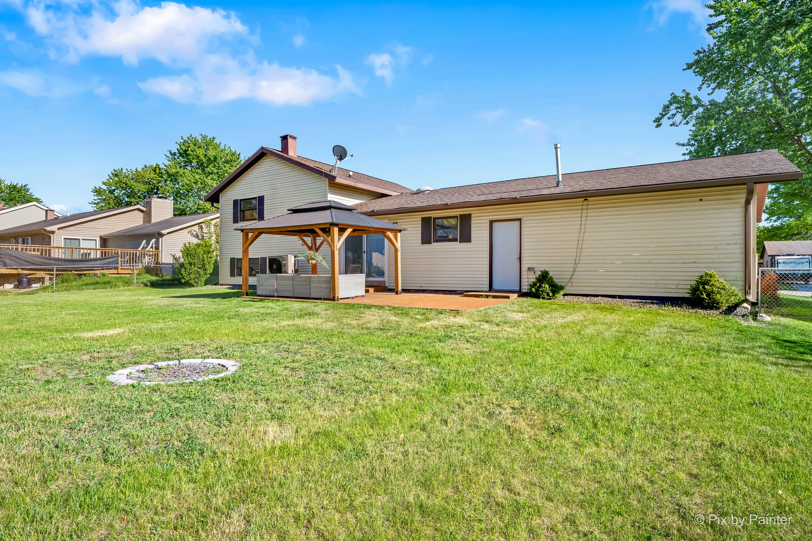 2408 W Fairview Lane, McHenry, IL 60051