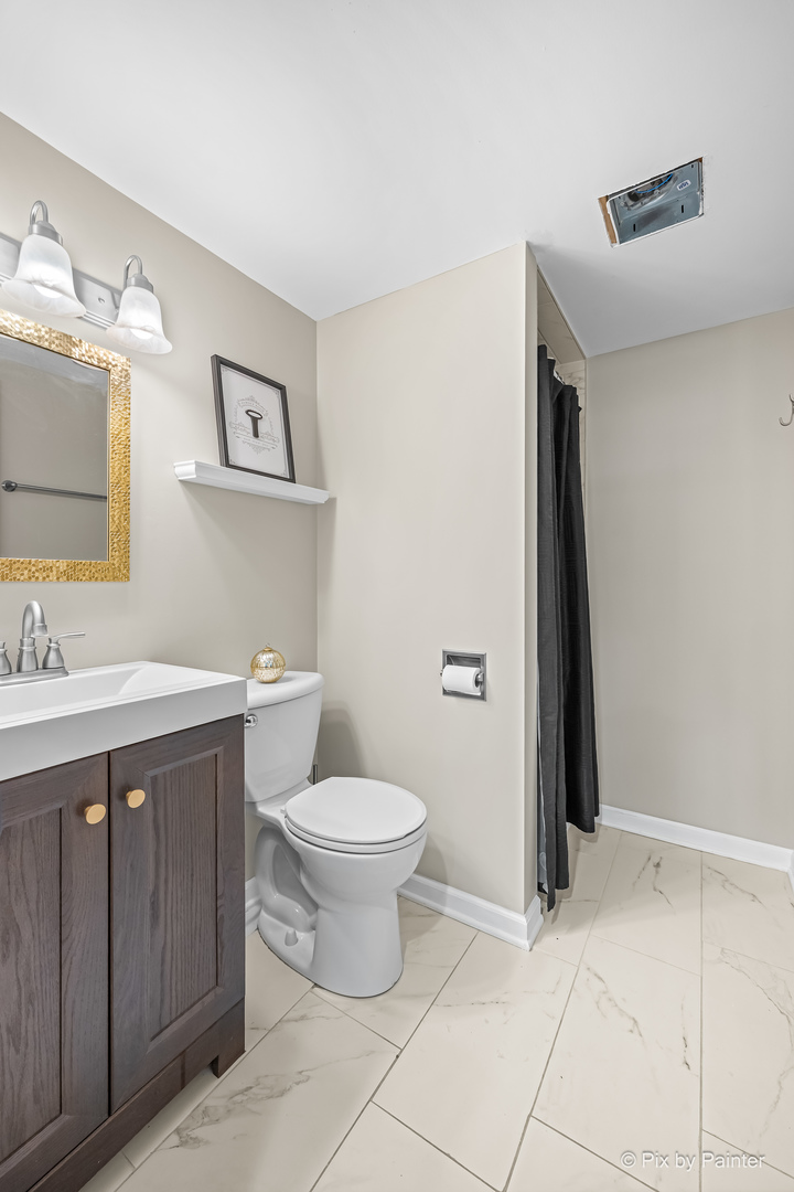 2408 W Fairview Lane, McHenry, IL 60051