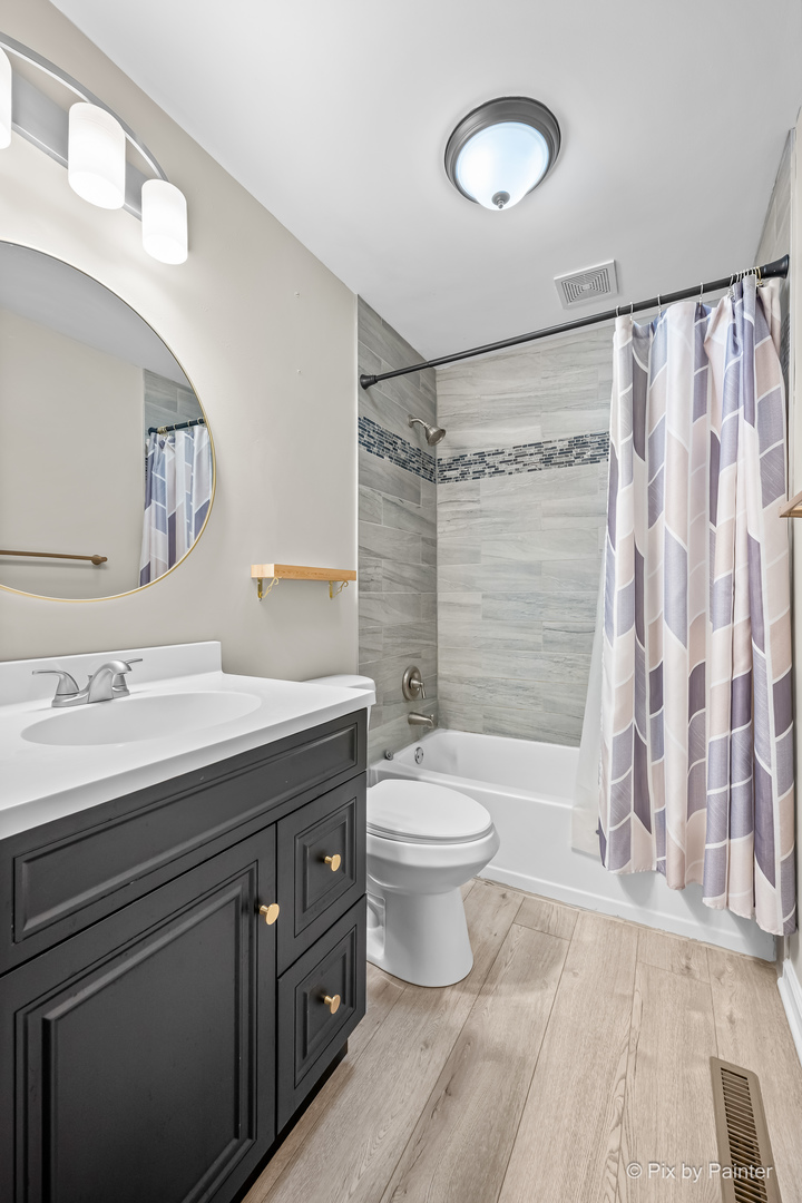 2408 W Fairview Lane, McHenry, IL 60051